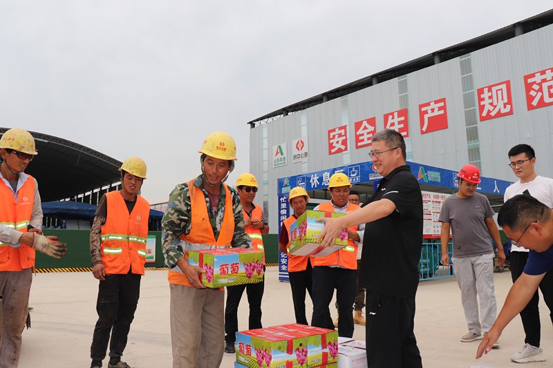 情系農(nóng)民工，慰問暖人心