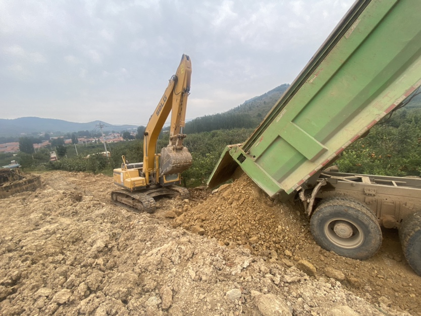 金秋九月臨臨高速路基四工區(qū)大干忙