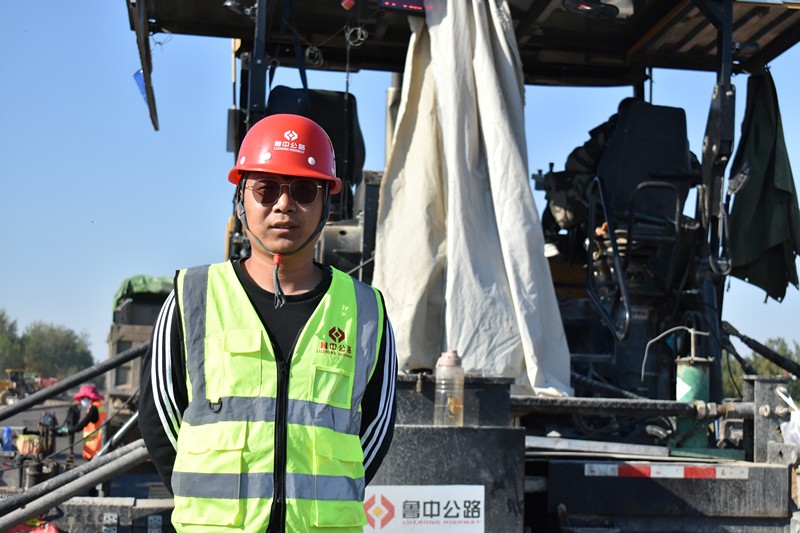 尋找最美公路人：以多重身份展現(xiàn)別樣年華的許超