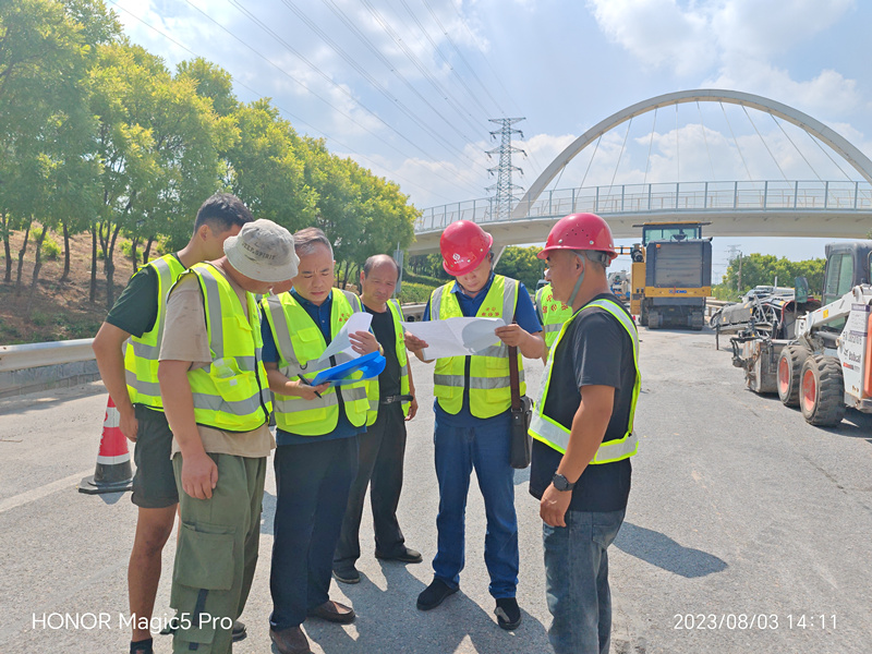 公司對(duì)在建項(xiàng)目施工機(jī)械開展專項(xiàng)檢查