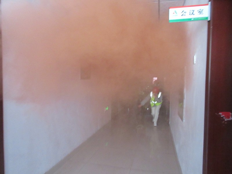 發(fā)生火災(zāi)后，紀(jì)健組織人員、有序正確逃生_副本