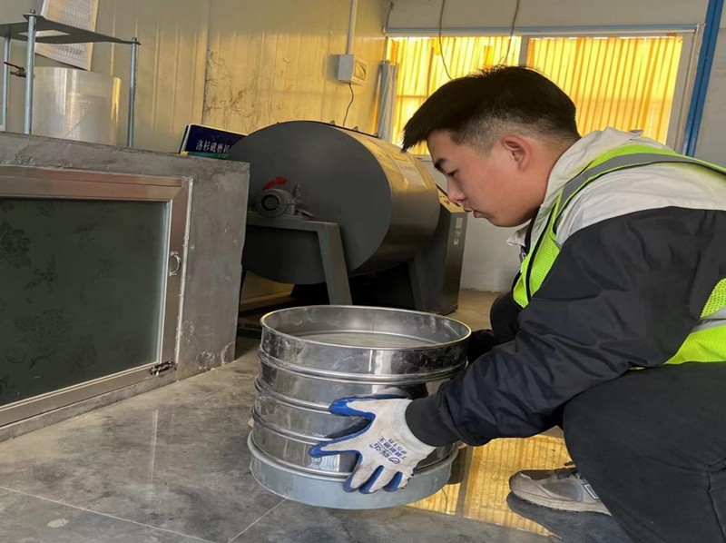 年輕的我們：高青拌合站試驗室