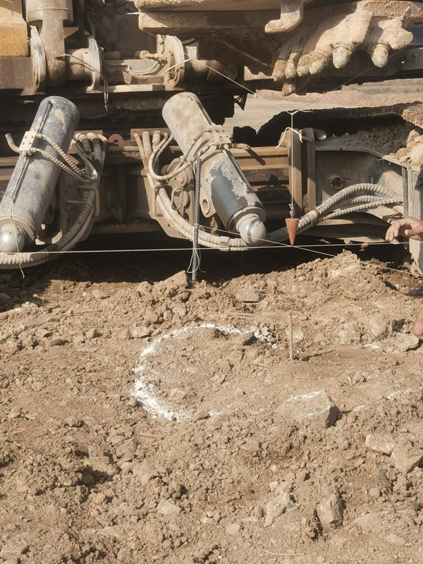 董梁項(xiàng)目首顆樁基開孔