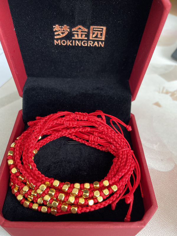 腕間星辰，熠熠生輝——魯中公路為女職工送上節(jié)日禮物