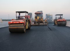 橋隧分公司濱州工程項目上面層攤鋪壓實完成