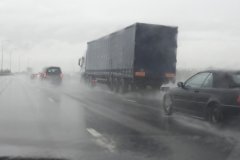 雨天山路歷險記