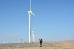 雙手負(fù)重，聞思修行