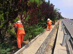 堅(jiān)守崗位，共戰(zhàn)高溫