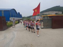 寧陽縣第二小學(xué)走進(jìn)魯中公路新寧高速項目部尋訪“最美建設(shè)者”