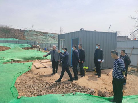 沂源縣鄭峰縣長(zhǎng)視察康源路工地