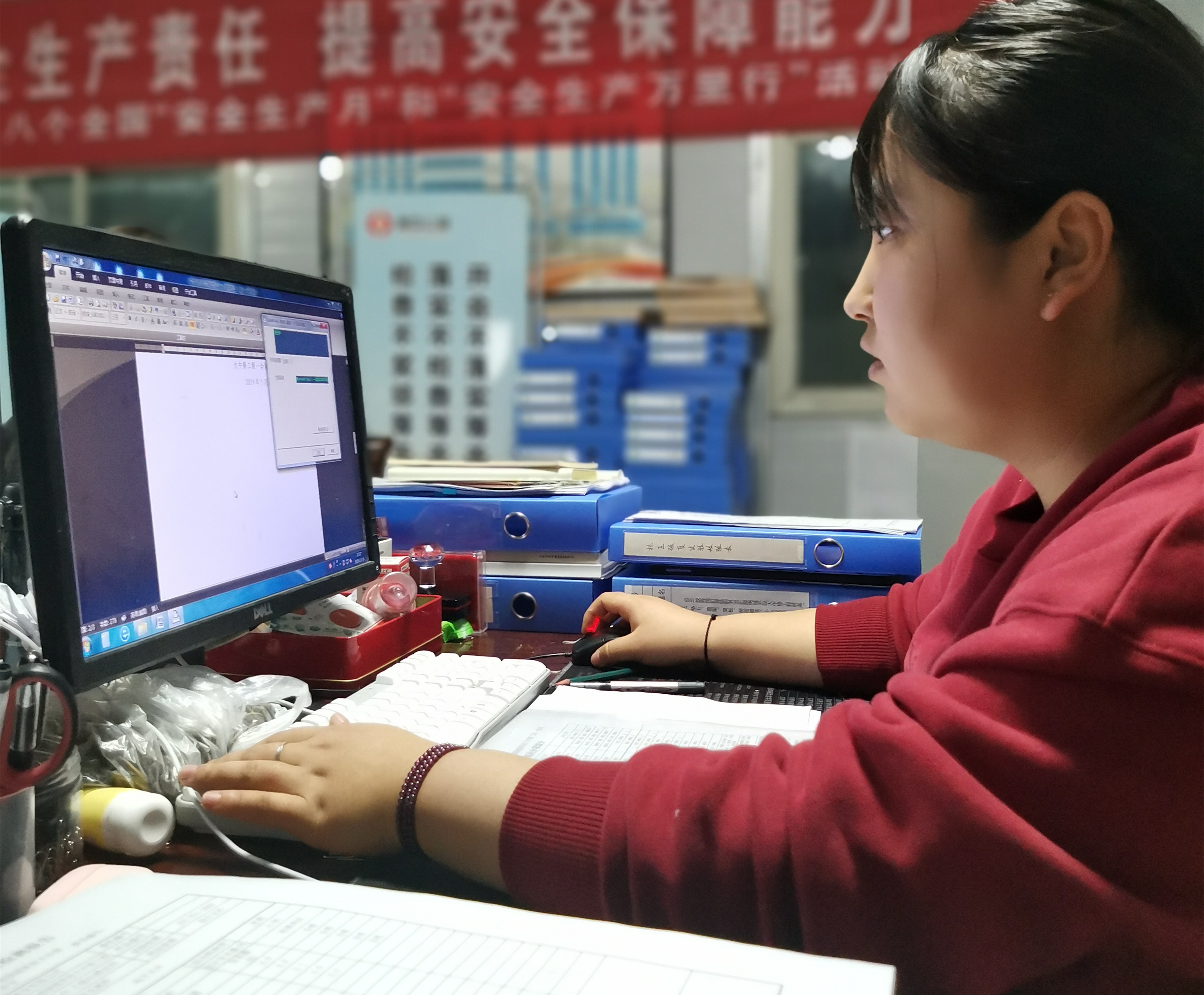 襲坤1.jpg 襲坤1.jpg