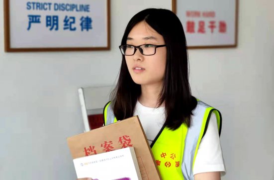 學(xué)會(huì)戰(zhàn)勝自我，放飛青春