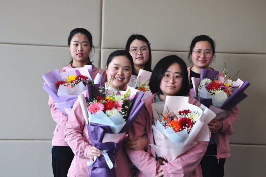 魅力女神，精彩綻放