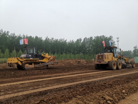 郯城G205項(xiàng)目4%水泥土試驗(yàn)段順利完成